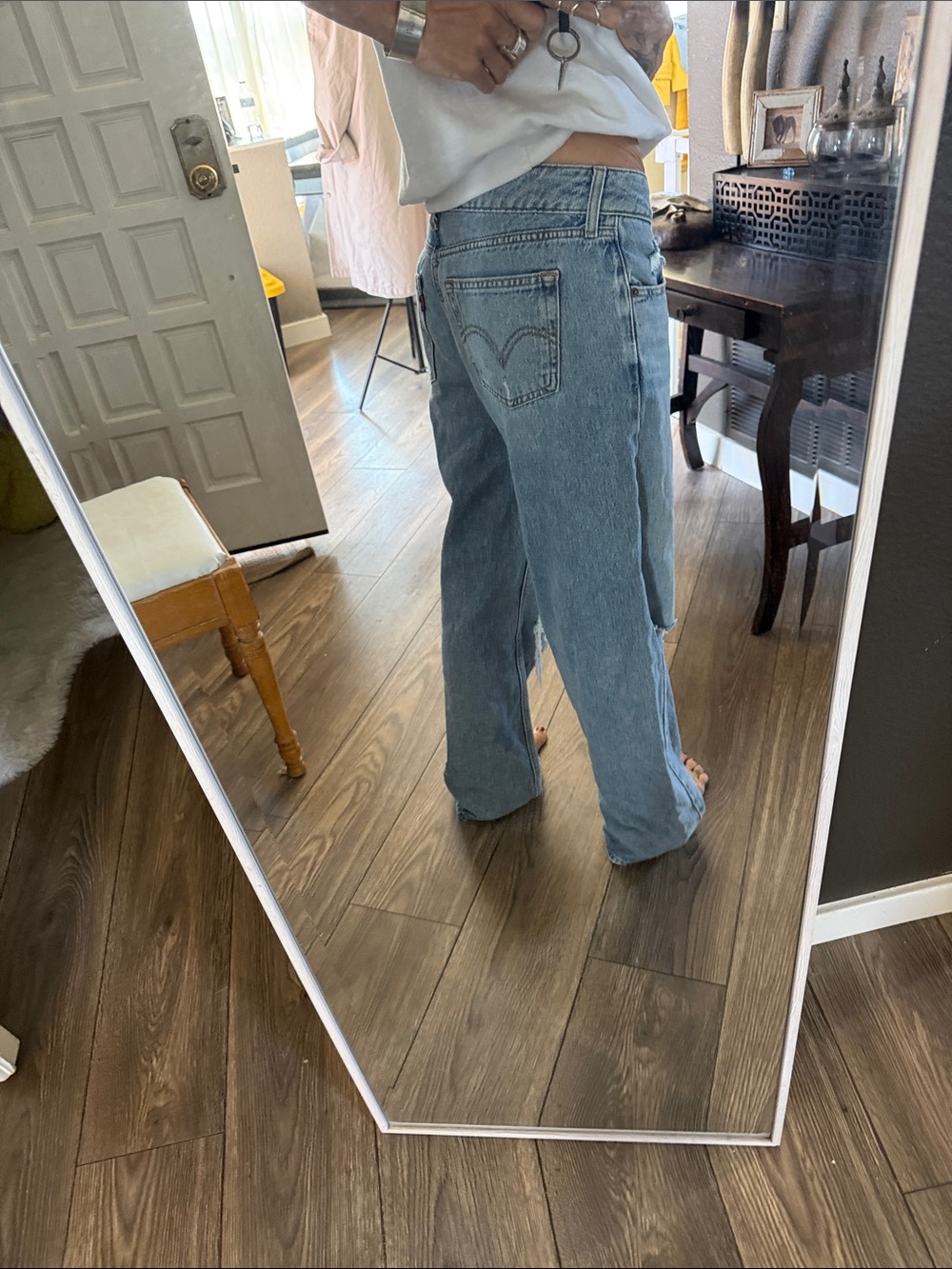 Levi’s Superlow Light Blue Distressed Women’s Jeans size 27 - Picture 3 of 12